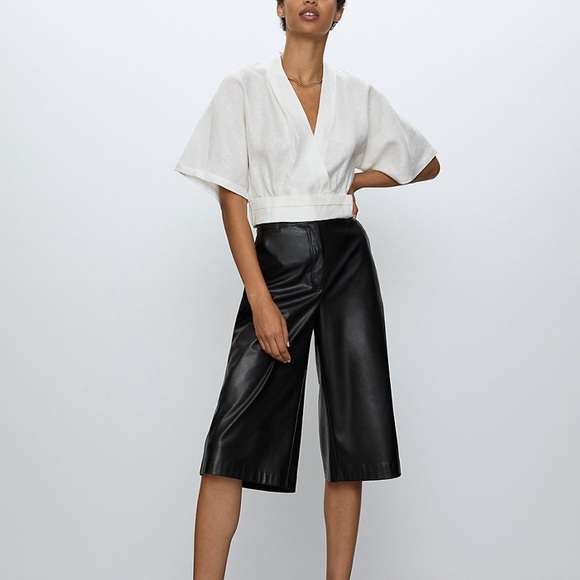 ❗️SOLD❗️ Babaton Tahoma Blouse - Picture 2 of 9